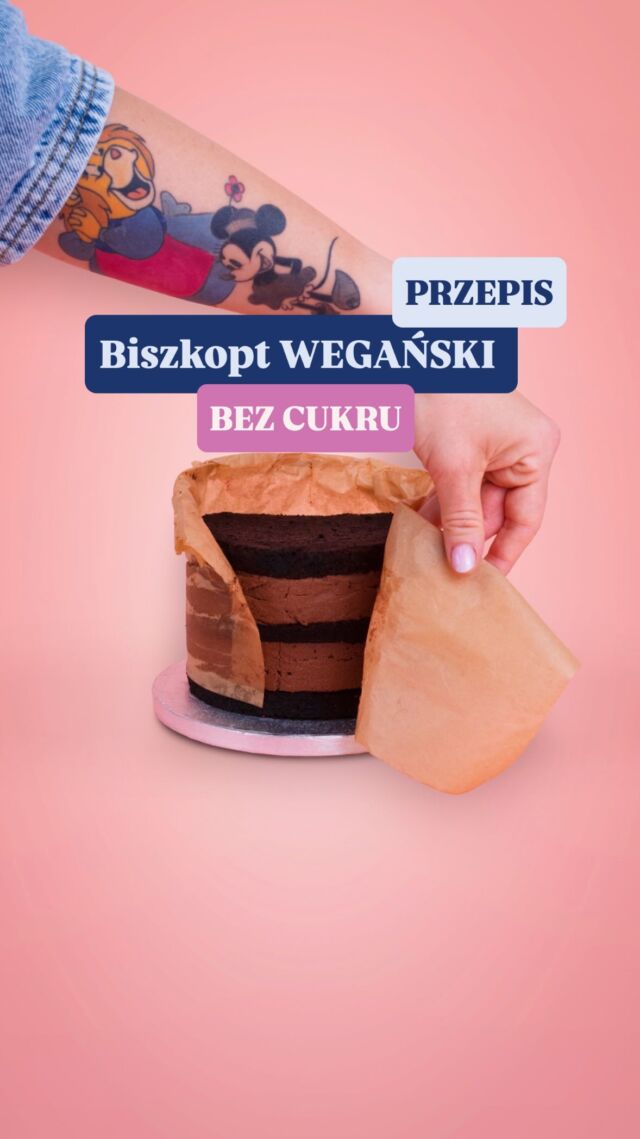 🍫 BISZKOPT CZEKOLADOWY WEGAŃSKI (forma 18 cm)
✅Zapisz przepis i przetestuj przy najbliższym torcie bez cukru!

Składniki:
🥣 1 szklanka mąki pszennej
🍫 3 łyżki kakao niesłodzonego
🧂 szczypta soli
🥄 1 łyżeczka sody
🥛 ¾ szklanki napoju roślinnego (np. owsiany)
🛢️ 3 łyżki oleju
🍏 ¾ szklanki musu jabłkowego (może być gotowy z tubki!)
🍋 1 łyżka octu jabłkowego lub soku z cytryny

Sposób przygotowania:
1️⃣ Wymieszaj suche składniki.
2️⃣ Dodaj mokre i delikatnie wymieszaj – tylko do połączenia.
3️⃣ Przelej do foremki wyłożonej papierem.
4️⃣ Piecz ok. 30 min w 170°C (do suchego patyczka).
5️⃣ Wystudź przed krojeniem.

‼️bez jajek ‼️ bez mleka ‼️ bez cukru

✨ Idealny do tortów w wersji fit lub alergicznej
🎂 Pasuje do kremów na mleku roślinnym i owocowych żelek
🥄 Elastyczny, ale nie kruszy się – idealna baza do warstw!

A może chcesz coś więcej niż przepis?
Chcesz nauczyć się piec torty w dwóch wersjach – klasycznej i fit – bez chaosu, strat i bezsensownych testów?

📆 Zapisz się na darmowe szkolenie online „Tort z cukrem i bez” – startujemy 1 lipca o 19:00 (wtorek)!

🎂 pokażemy Ci, jak z jednego biszkoptu zrobić dwa różne torty
📋 nauczysz się planować pieczenie z głową – bez zarwanych nocy
🧠 dostaniesz sprawdzony system z naszej kuchni
❌ bez teorii, tylko praktyczne rozwiązania

💬 Napisz w komentarzu: 𝗪𝗘𝗚𝗘, a wyślę Ci przepis PDF i link do zapisu na szkolenie! #biszkopt #bezcukru #weganskie #wege #cukiernictwo #fitciasto #tortyartystyczne #pracowniacukiernicza