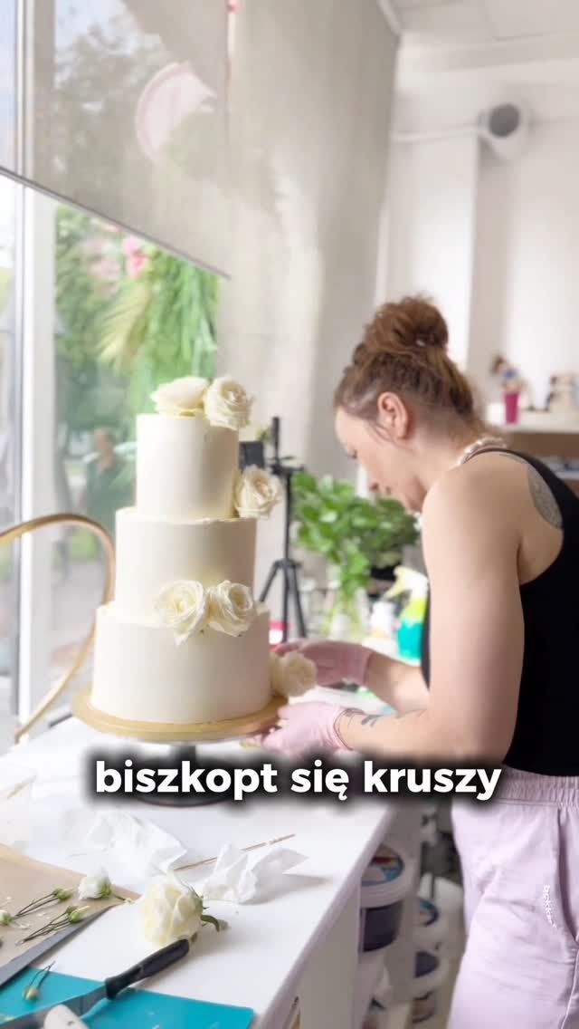 ⬇️Komentuj 𝗧𝗢𝗥𝗧 i otrzymaj dostęp do sprawdzonych przepisów 🎂

❌ Masz dość tortów, które się rozjeżdżają?
❌ Stresujesz się przed każdą dekoracją?
❌ Marnujesz składniki i czas na niesprawdzone przepisy?

👉🏼 Komentuj TORT i wejdź do świata, w którym:
✅ tynk nie spływa
✅ tort trzyma formę (nawet w wersji wegańskiej!)
✅ a Ty masz spokój, bo wszystko jest rozpisane krok po kroku

🎉 To system, który pomógł już ponad 1000 osobom odzyskać kontrolę nad tortami –
a Ty możesz mieć go jeszcze dziś:

📘 e-book z przepisami (również bez cukru i wegańskie!)
🎥 szkolenie online FIT CIAST
📋 Dokładny instruktaż składania tortu w rancie, proporcje kremów, biszkoptów i dodatków znajdziesz w e-booku 𝗧𝗢𝗥𝗧 𝗭 𝗖𝗨𝗞𝗥𝗘𝗠 𝗜 𝗕𝗘𝗭, który właśnie dziś ruszył w promocji.

🎂 Dzięki tym przepisom zrobisz tort w każdej wersji:✅ klasycznej✅ bez cukru✅ fit✅ bez glutenu✅ wegańskiej
👉 wszystko rozpisane krok po kroku, z filmami — zero zgadywania!

‼️ Ale to ostatnie 2 dni sprzedaży
⏳ Kończymy w czwartek 10.07  o 23:59!
💌 Komentuj 𝗧𝗢𝗥𝗧, a wyślę Ci link z bonusami !

#tort #tortyartystyczne #pracowniacukiernicza #wycena #wycena #cukiernictwo #cukiernia